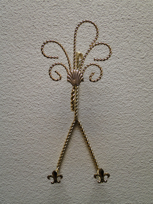 Bard's Gold Twisted Wire Wall Hanger (s) for a Single Cup & Saucer, 9 3/4"