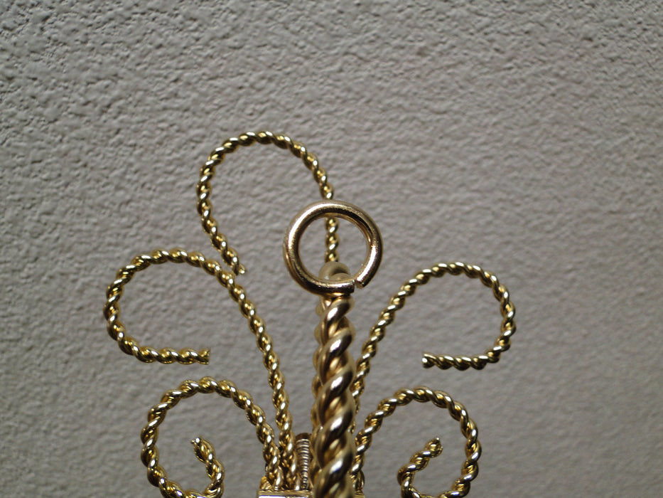 Bard's Gold Twisted Wire Wall Hanger (s) for a Single Cup & Saucer, 9 3/4"