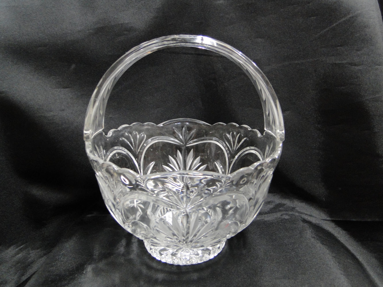 Crystal Clear Industries Madrid: Basket, 7" x 8 1/4" Tall