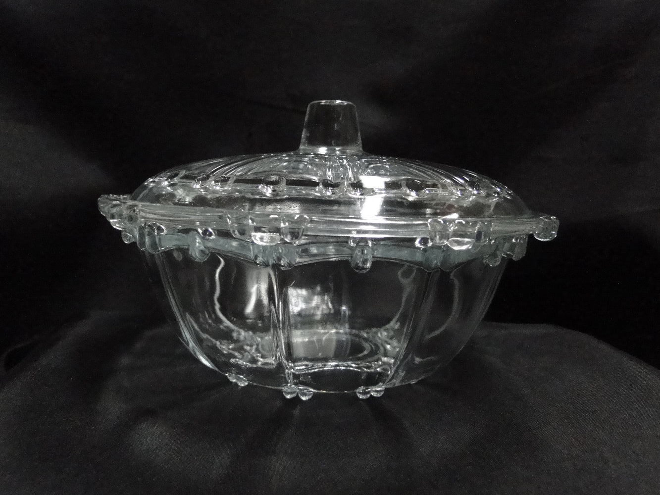 Crystal Clear Industries 303186, Beads: Candy Jar / Box w/ Lid, 7" x 4" Tall