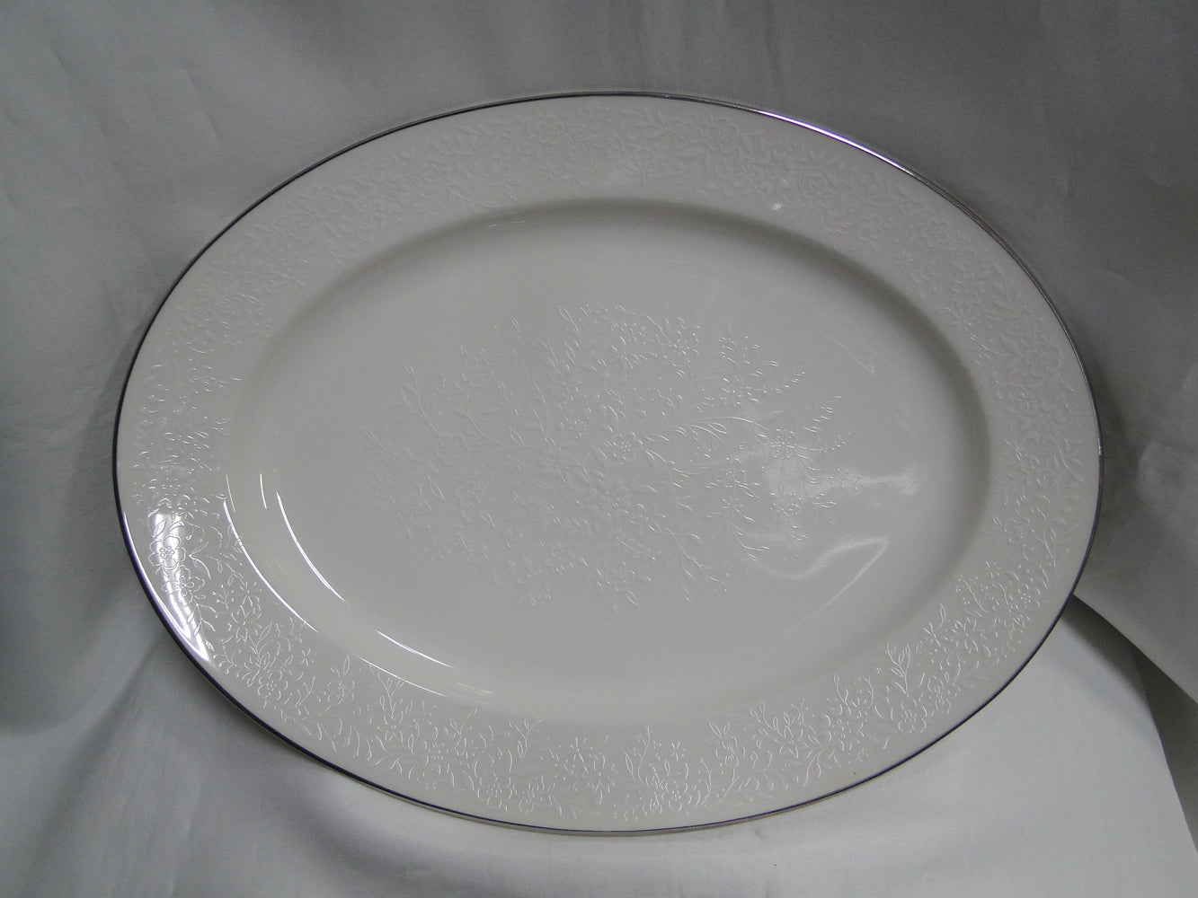 Noritake Affection, 7192, White Flowers: Oval Serving Platter, 13 5/8" x 10 1/4"