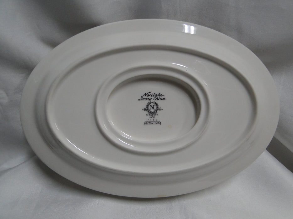 Noritake Affection, 7192, White Flowers: Gravy Boat w/ Attached Underplate