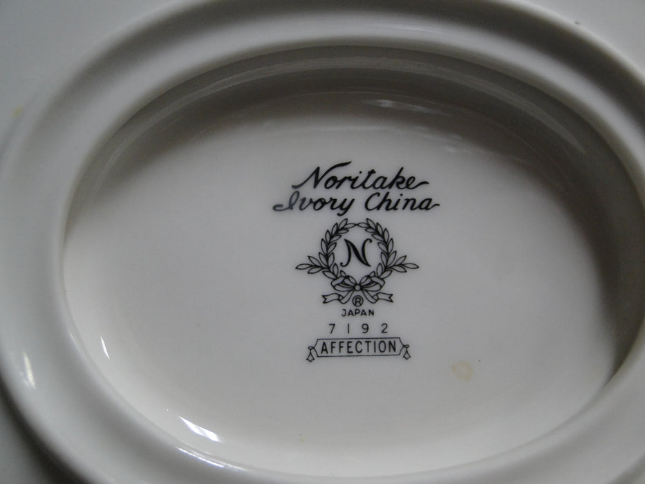 Noritake Affection, 7192, White Flowers: Gravy Boat w/ Attached Underplate