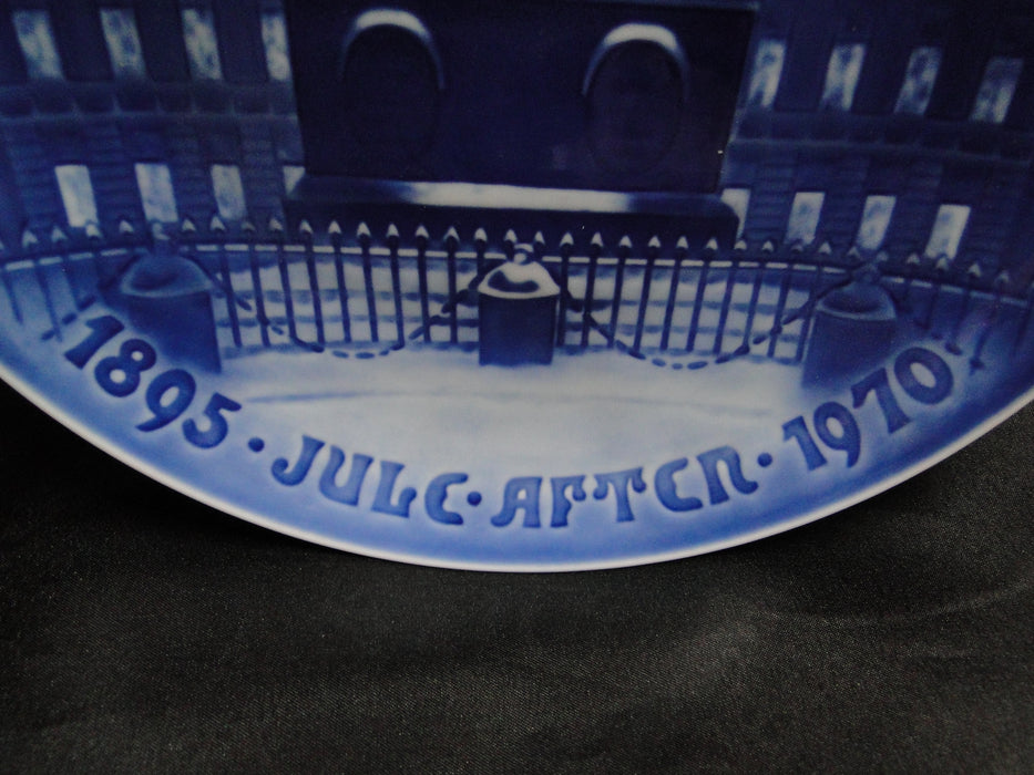 Bing & Grondahl Christmas, Amalienborg The Royal Palace, 1895 - 1970: Plate, 9"