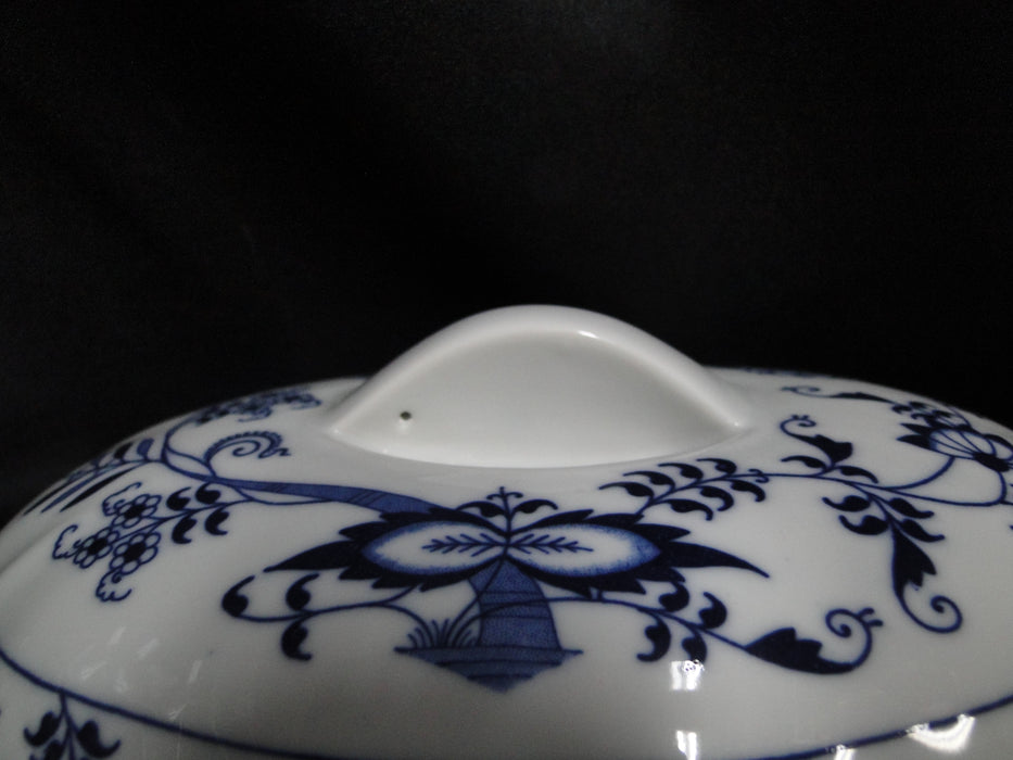 Blue Danube, Blue Onion: Oval Casserole & Lid, 9 1/2" x 7" x 4 3/4", 1.5 Quart