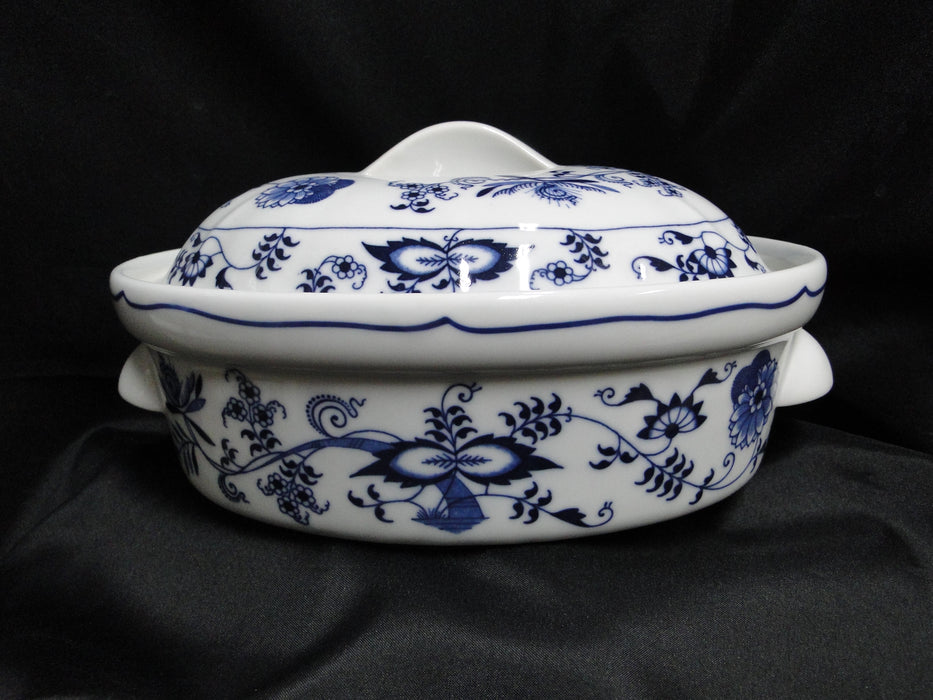 Blue Danube, Blue Onion: Oval Casserole & Lid, 9 1/2" x 7" x 4 3/4", 1.5 Quart