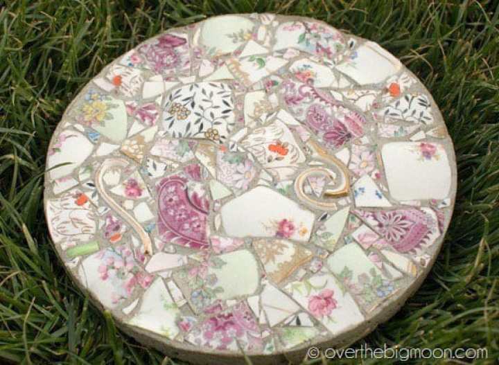 Mosaic Art Class Using Porcelain Plates: Select Your Project