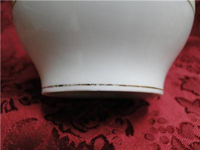 Thun Thu71 Floral Rim & Center, Cream Band: Creamer / Cream Pitcher, 3 1/8" Tall