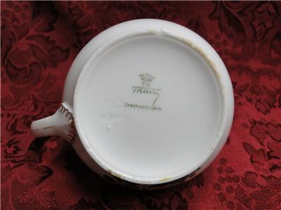 Thun Thu71 Floral Rim & Center, Cream Band: Creamer / Cream Pitcher, 3 1/8" Tall