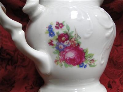 Wawel WAV11, Floral Sprays, Embossed Scrolls: Creamer / Cream Pitcher, 4"