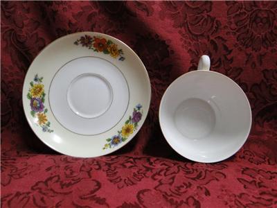 Thun Thu71 Floral Rim & Center, Cream Band: Cup & Saucer Set (s), 2" Tall