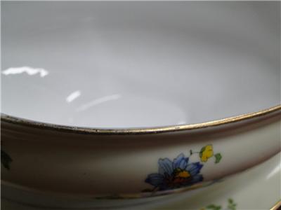 Thun Thu71 Floral Rim & Center, Cream Band: Gravy Boat & Attached Underplate