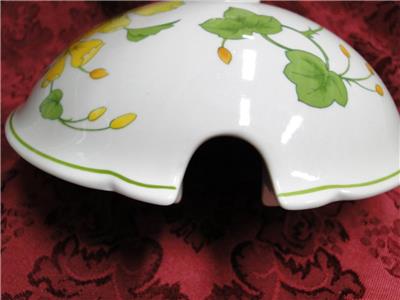 Villeroy & Boch Geranium, Yellow & Green, No Rib: Tureen & Lid, 8 1/2" Tall