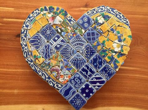 Mosaic Art Class Using Porcelain Plates: Select Your Project