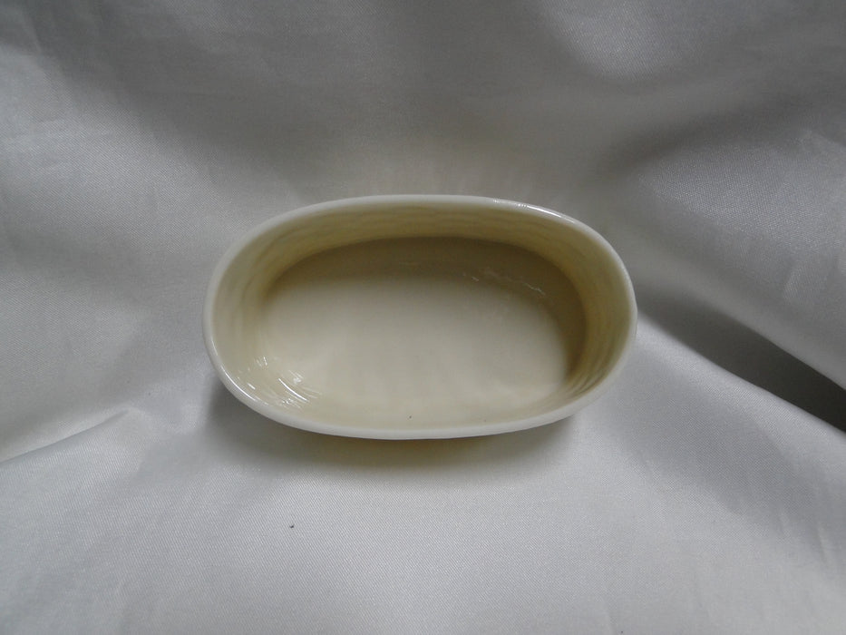 Belleek Shamrock, Ireland: Trinket Box w/ Lid, 3 3/4 Long