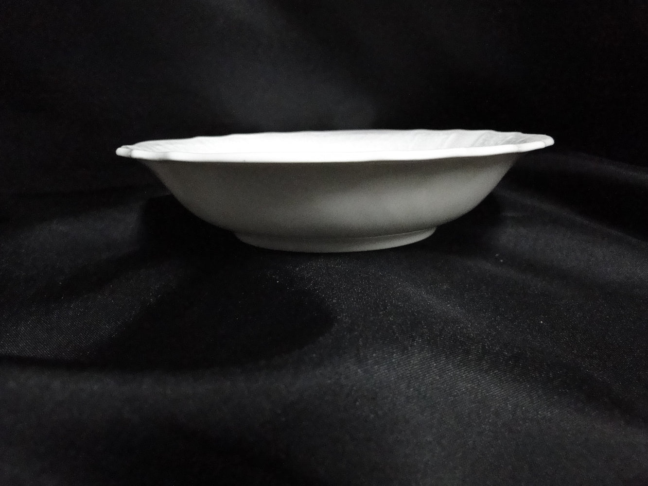 Hutschenreuther Dresden, White, Embossed: Fruit Bowl, 5 1/2" x 1 1/4", Flaw