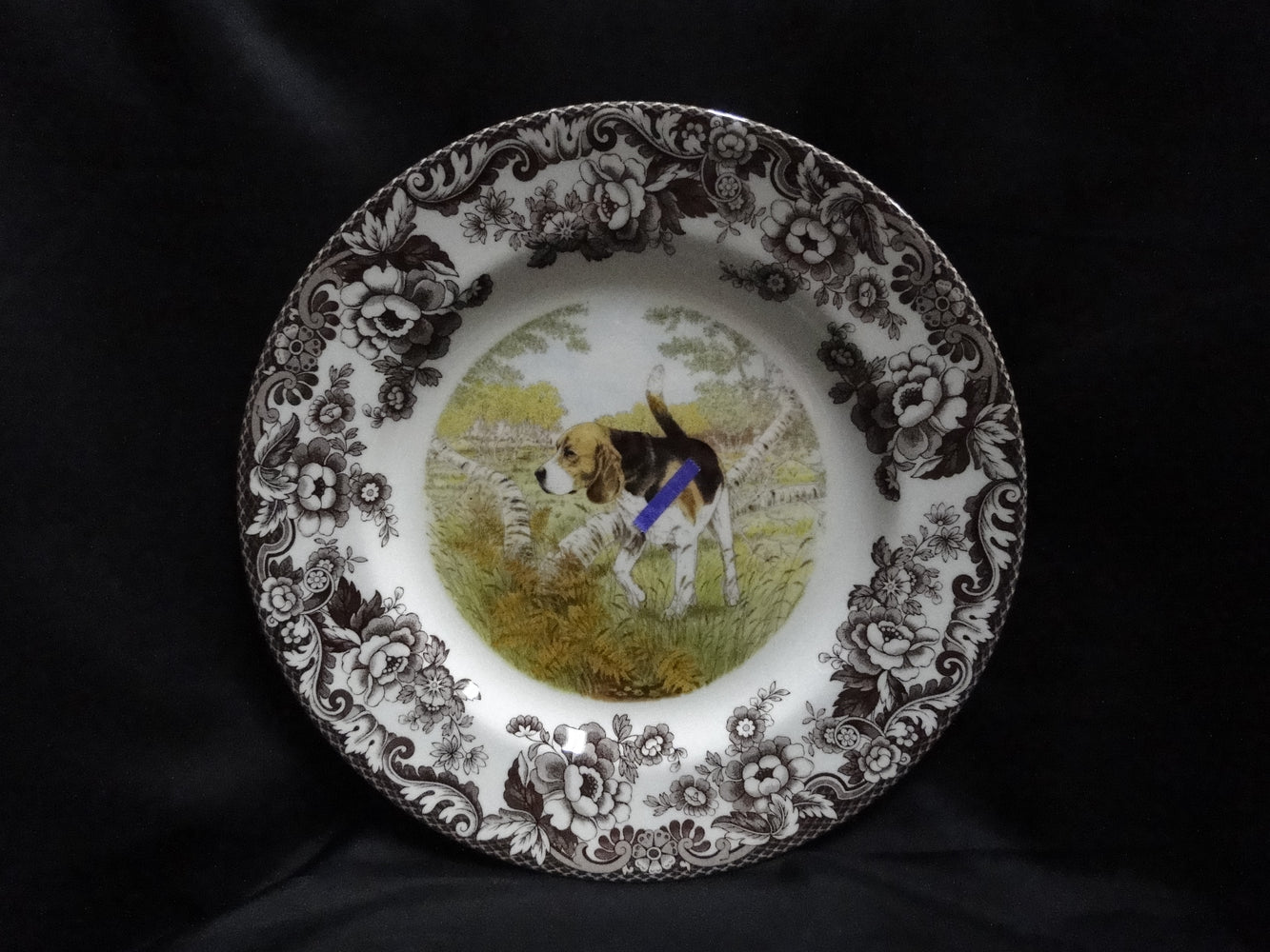 Spode Woodland Beagle Hunting Dog: Dinner Plate (s), 10 1/2", Flaw