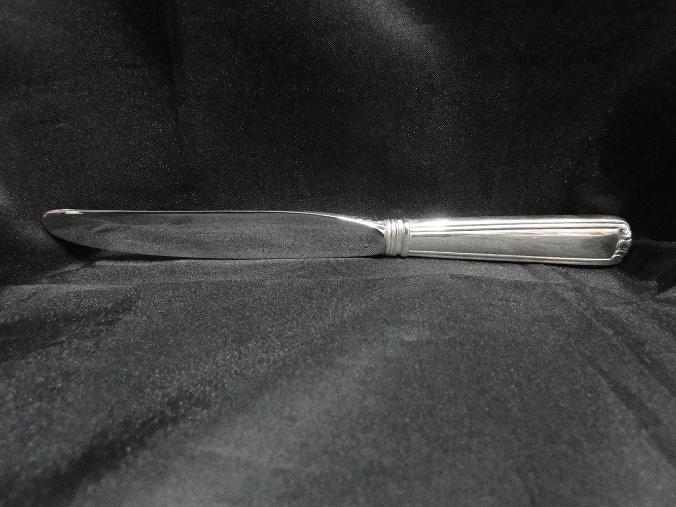 Lunt Embassy Shell, Sterling, 1981: Modern Knife (ves), 8 5/8", No Mono