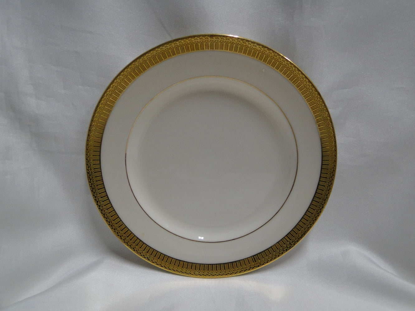 Lenox Countess J40, Gold Encrusted Trim: Bread Plate (s), 6 1/8"