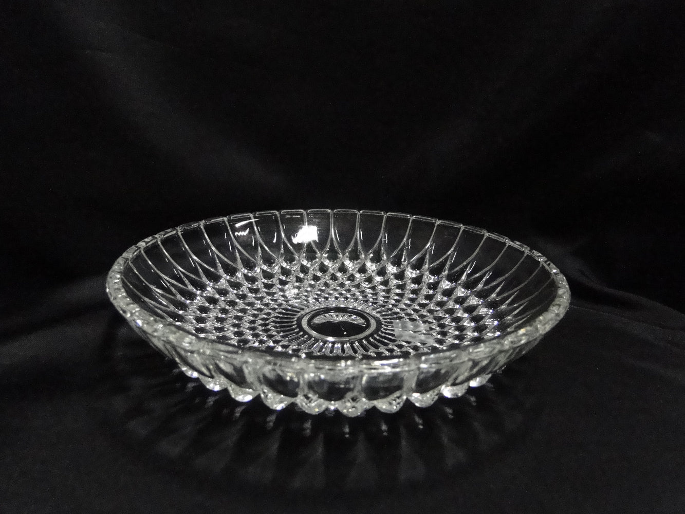 Anchor Hocking 16 Clear, Hobnail: Shallow Dish / Nappy, 7 1/8" x 1.5"