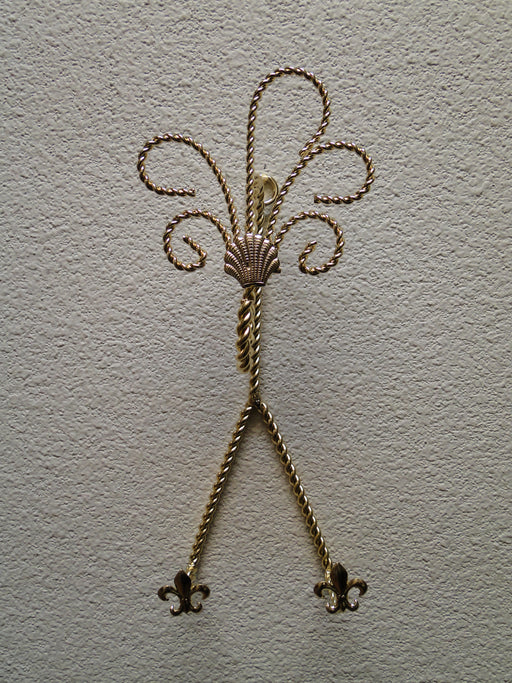 Bard's Gold Twisted Wire Wall Hanger (s) for a Single Cup & Saucer, 9 3/4"