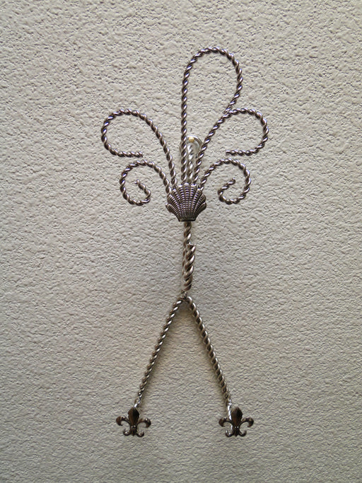 Bard's Silver Twisted Wire Wall Hanger (s) for a Single Cup & Saucer, 9 3/4"