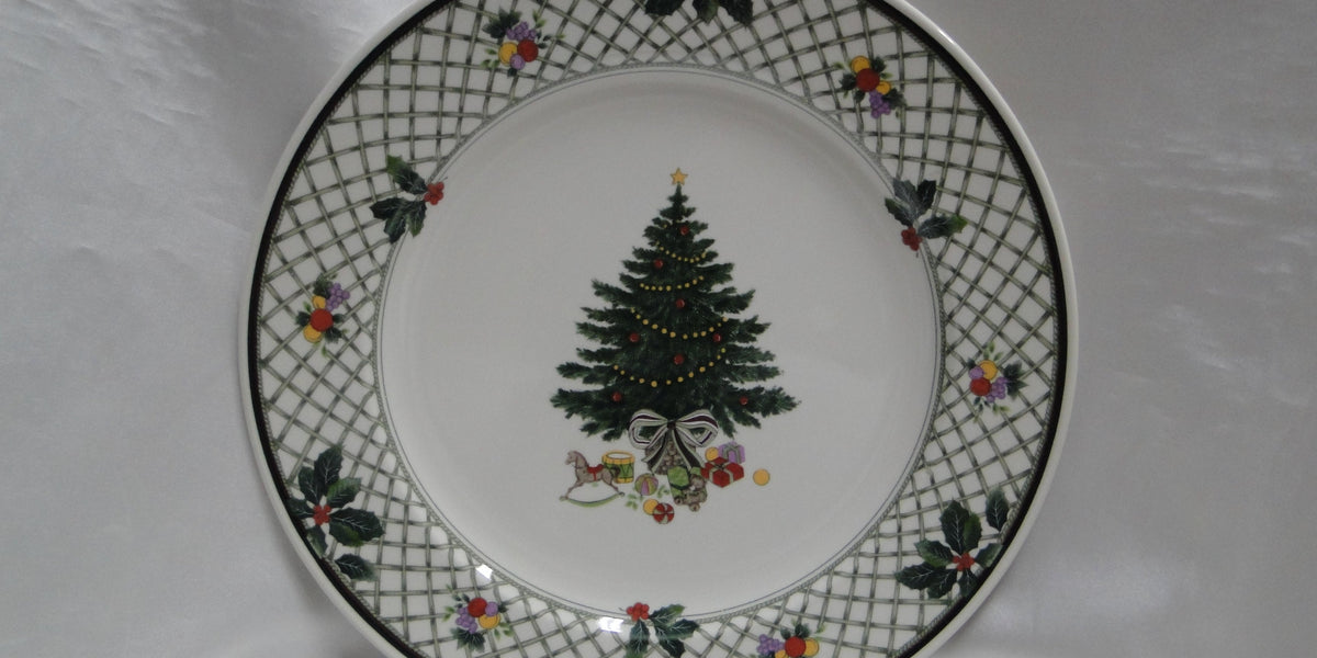 Mikasa Christmas Story, Tree, Lattice: Dinner Plate (s), 11 1/4
