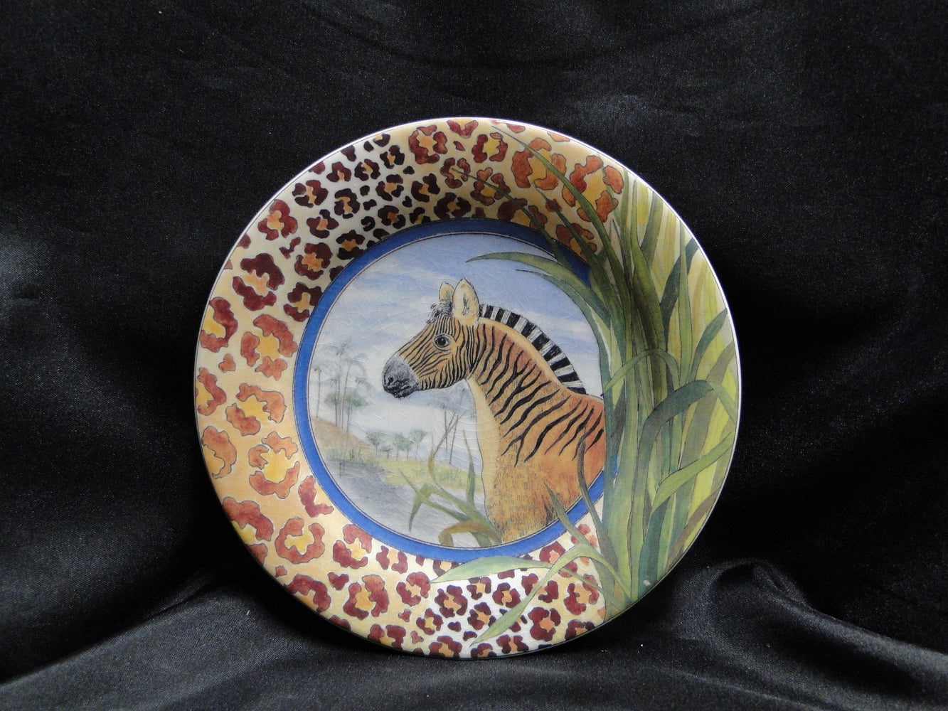 Faiencerie de Gien Savane, Wild Animals: Bread / Canape Plate, 6 1/2", Crazing