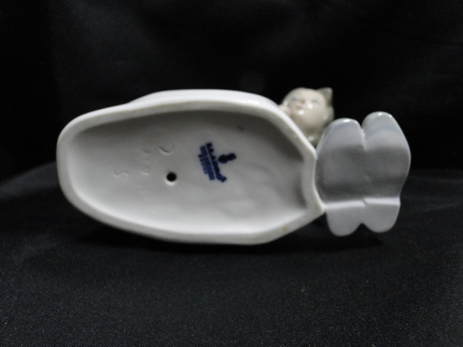 Lladro Girl w/ Slippers Figurine, Nightshirt, #4523, 5 3/4" Tall