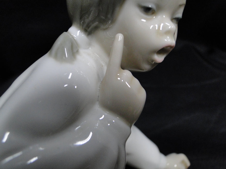 Lladro Girl w/ Slippers Figurine, Nightshirt, #4523, 5 3/4" Tall