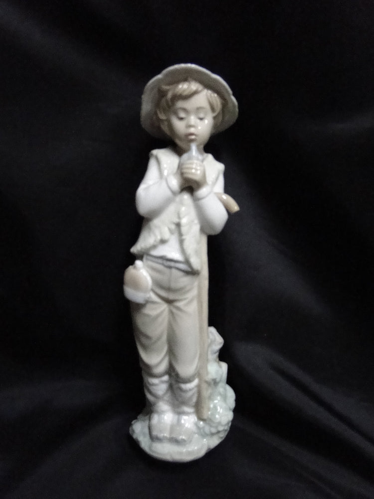 Nao by Lladro Shepherd w/ Sparrow Figurine, Bird, #209, 10 1/2" Tall