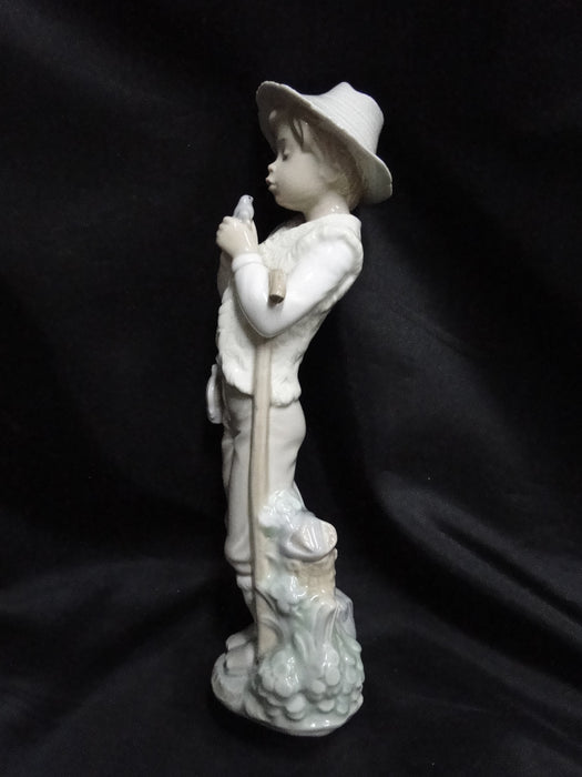 Nao by Lladro Shepherd w/ Sparrow Figurine, Bird, #209, 10 1/2" Tall