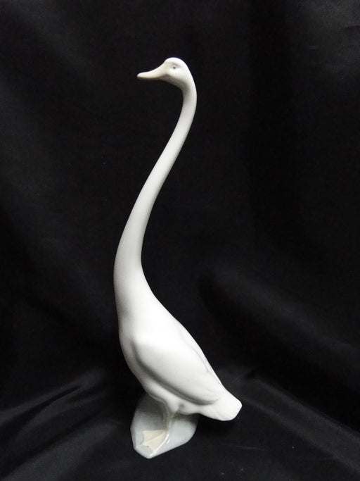 Nao by Lladro Goose Figurine, Bird, #52, 11 3/4" Tall