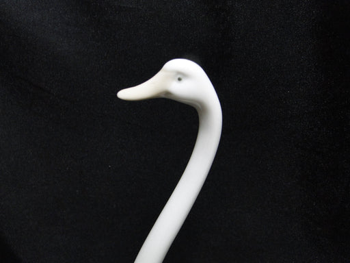 Nao by Lladro Goose Figurine, Bird, #52, 11 3/4" Tall