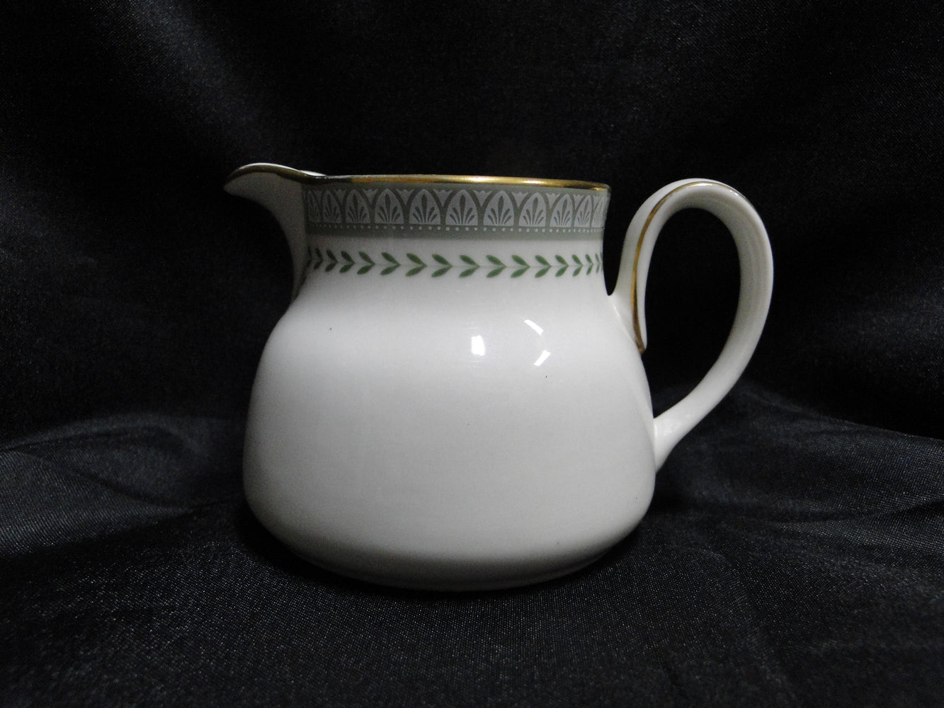Royal Doulton Berkshire: Green Border & Laurel: Creamer / Cream Pitcher, 2 1/2"