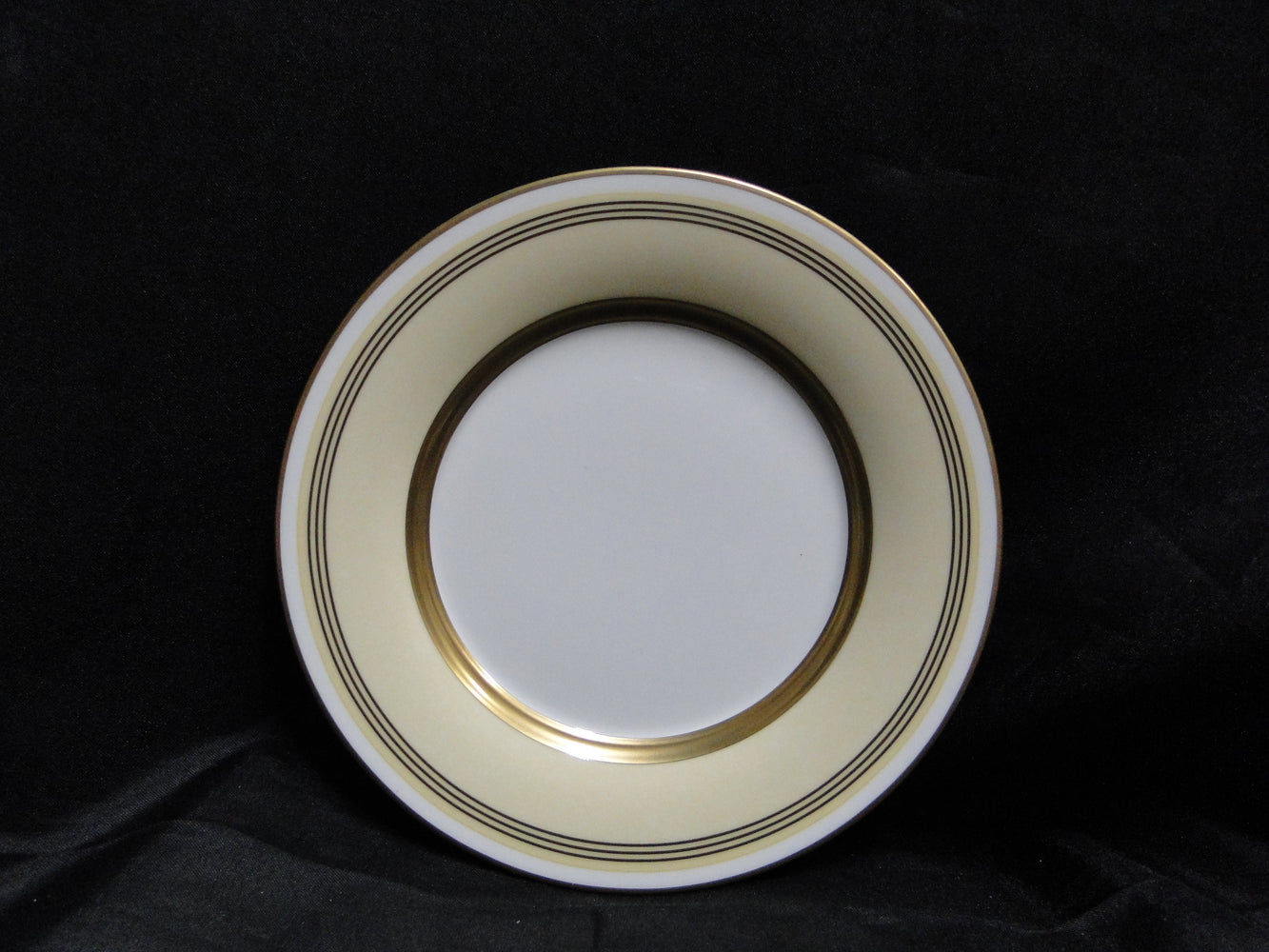 Villeroy & Boch Vivian, Ivory Rim, Gold Bands: Bread Plate (s), 6 1/2"