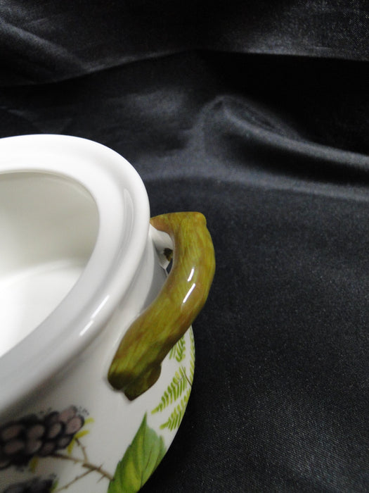 Villeroy & Boch Forsa, Berries & Leaves: Sugar Bowl w/ Handles & Lid, 4 1/4"