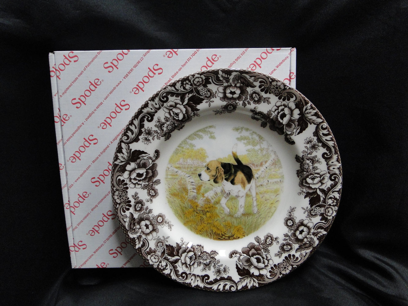 Spode Woodland Beagle Hunting Dog: Dinner Plate (s), 10 1/2", Box