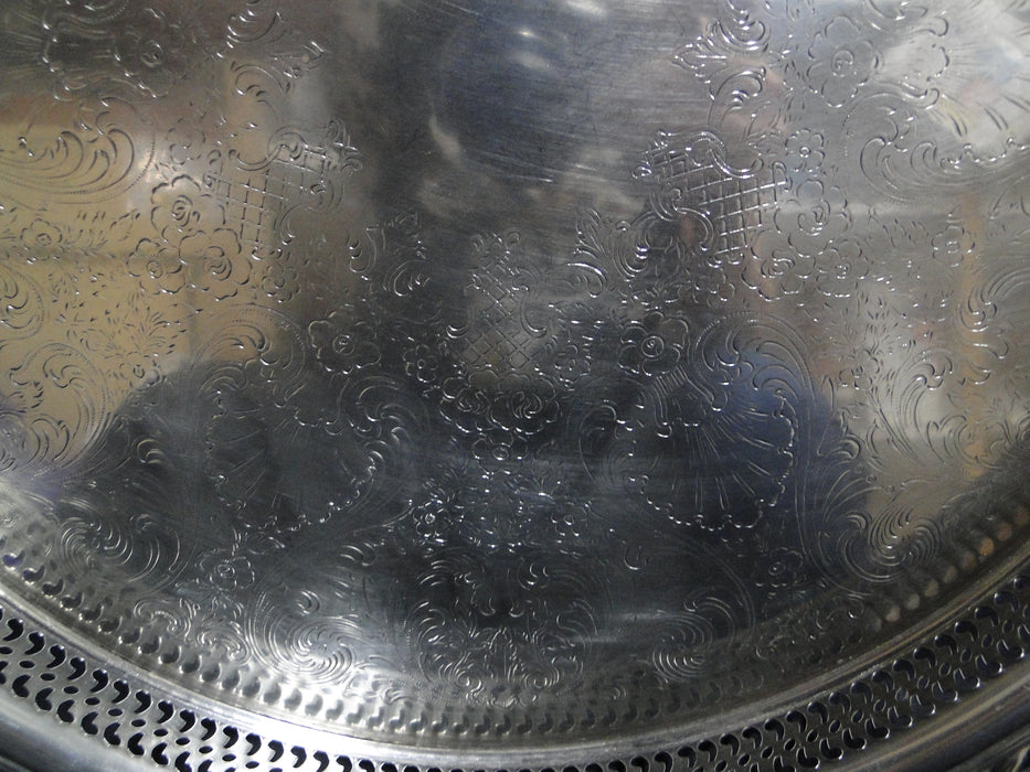 International Silver English Gadroon, Rogers: Silverplate Round Tray, 15"