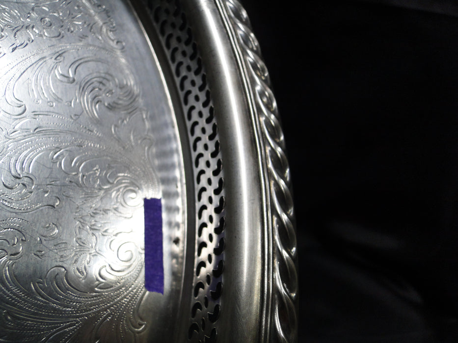 International Silver English Gadroon, Rogers: Silverplate Round Tray, 15"