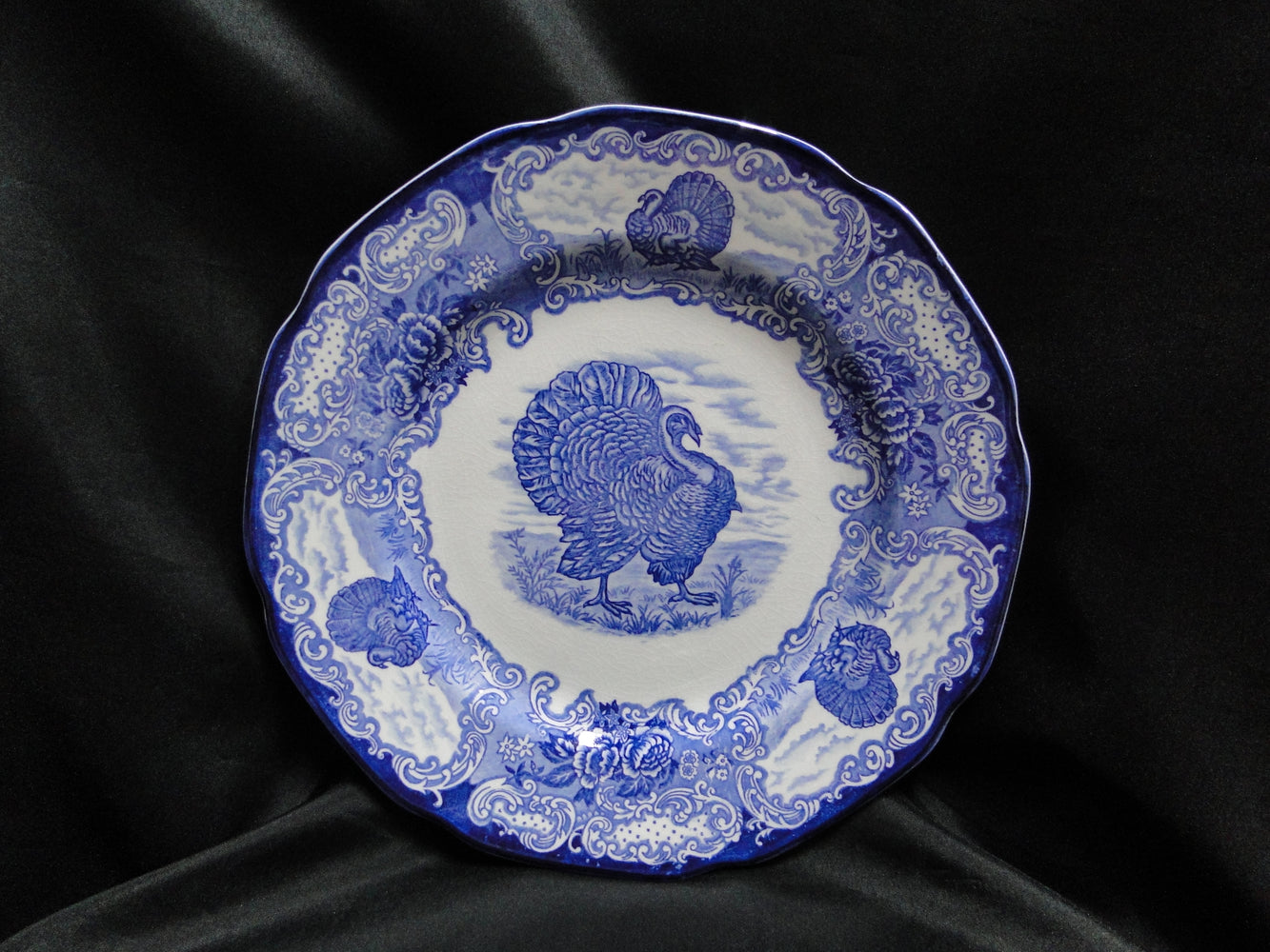 Nikko NIK26, Blue  & White Turkeys, Scrolls: Dinner Plate, 10 3/8", Crazing