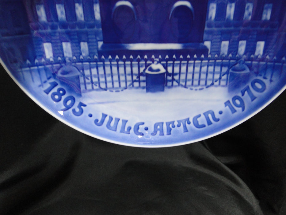 Bing & Grondahl Christmas, Amalienborg The Royal Palace, 1895 - 1970: Plate, 9"