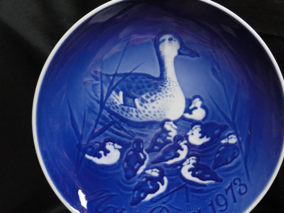 Bing & Grondahl Mother's Day Blue Mors Dag Plate 1973 Duck & Ducklings, 5 7/8"