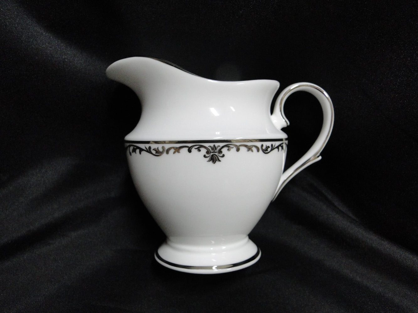 Lenox Coronet Platinum, Platinum Scrolls: Creamer / Cream Pitcher, 4"