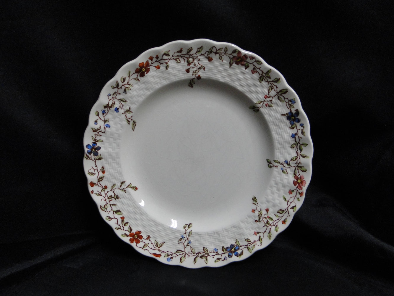 Spode Wicker Dale, Floral on Chelsea Wicker: Bread Plate (s), 6 1/2", Crazing
