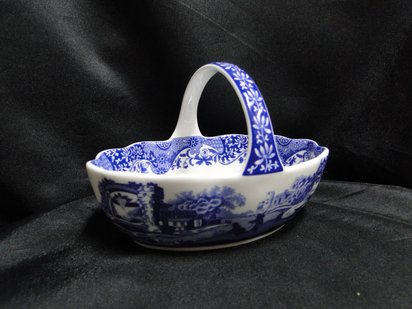Spode Italian, Blue Scene: Handled Basket / Basket Bowl, 6" x 4"