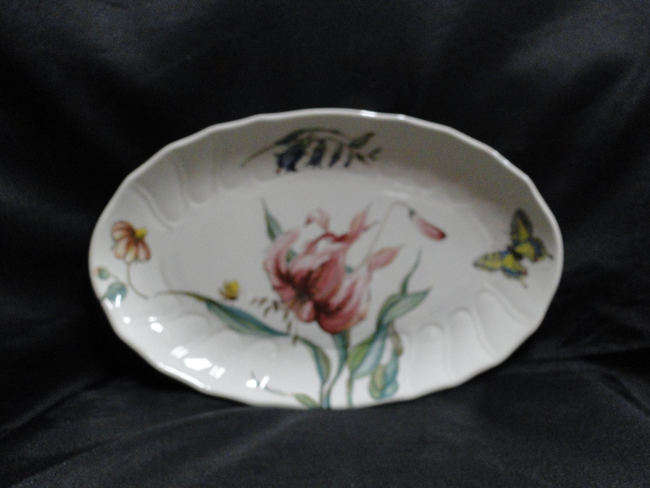 Villeroy & Boch Bouquet, Flowers, Insects: Relish Dish, 9 1/4" x 6"