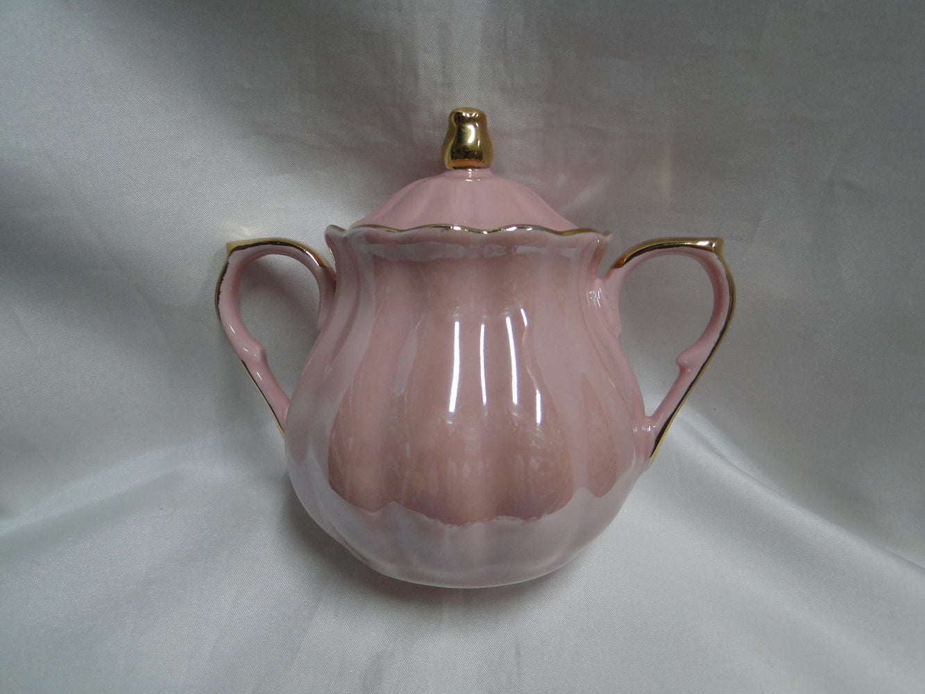 Grace's Teaware Pink w/ Gold Trim, Fluted: Sugar Bowl & Lid, 5" Tall