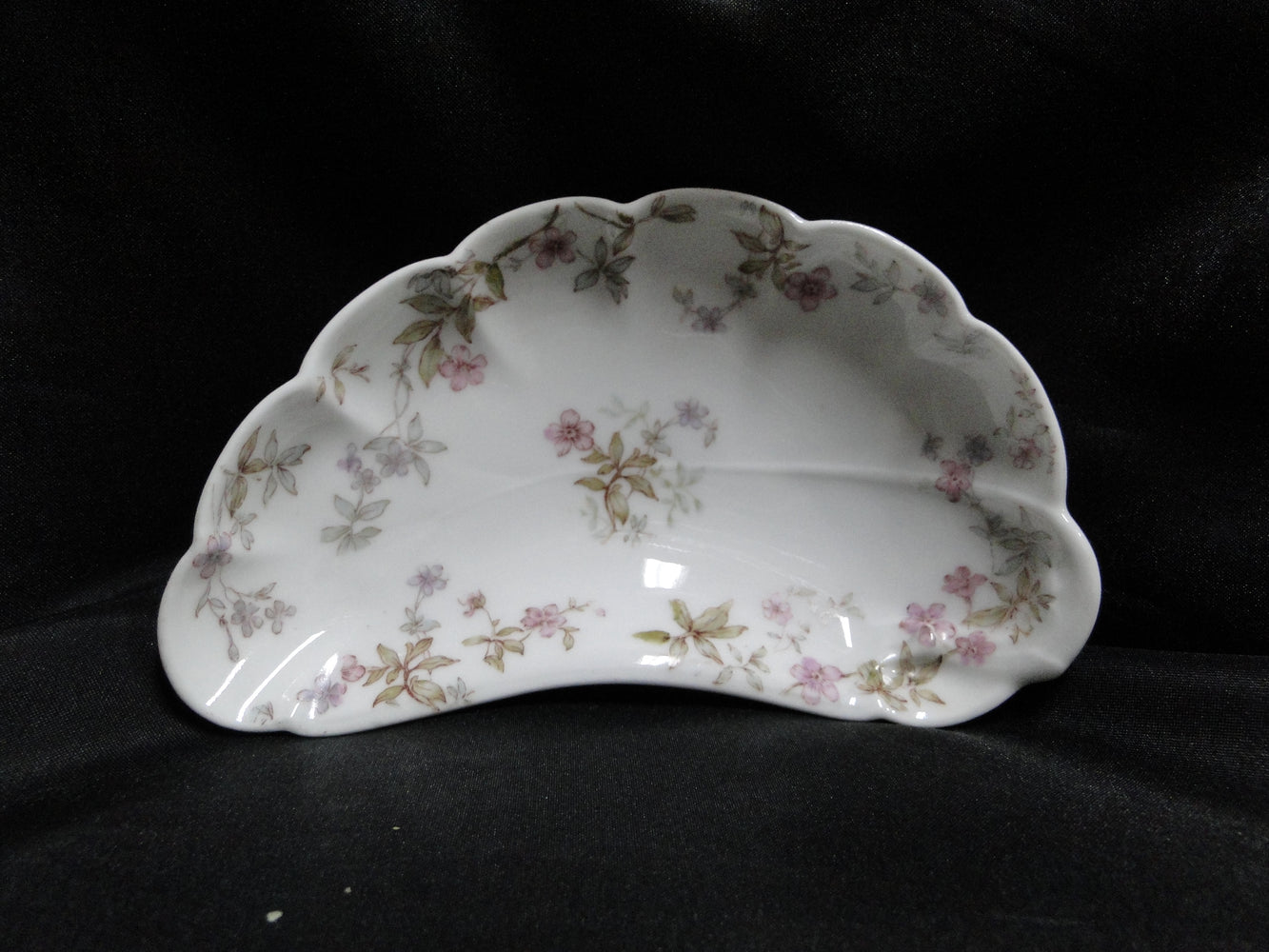 Haviland (Limoges) Schleiger 81A, Pink, Blue: Crescent Bone Plate (s), 6 1/8"