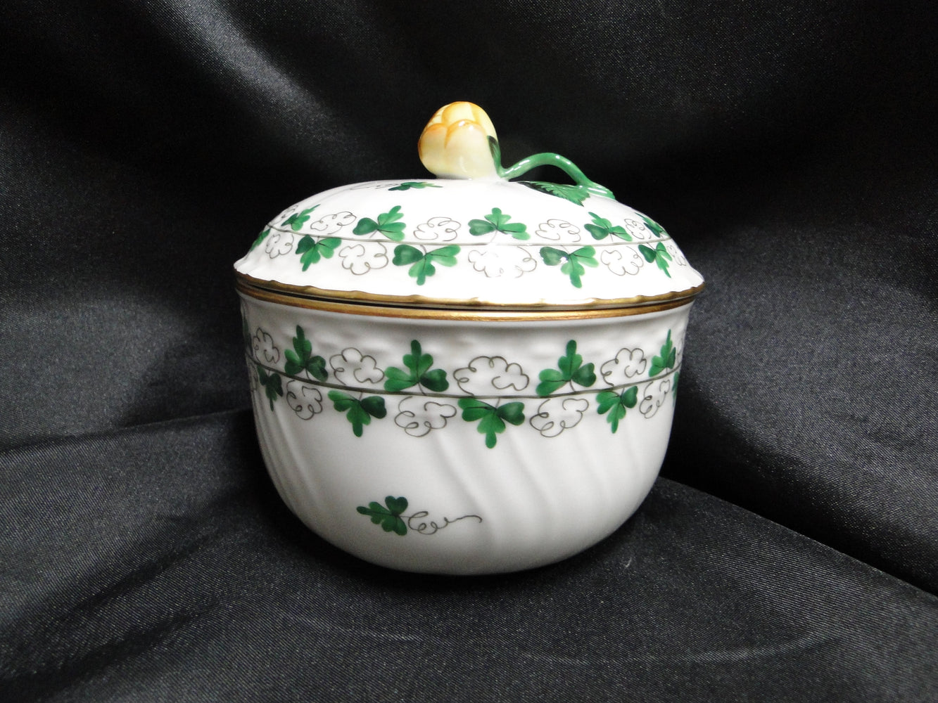 Herend Persil, Green Parsley: Sugar Bowl & Lid w/ Yellow Rose, 3 7/8"